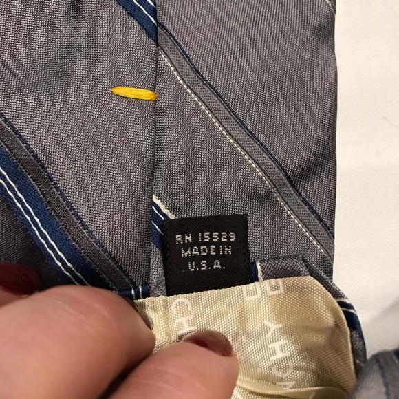 Please see new listing. - Picture 7 of 8